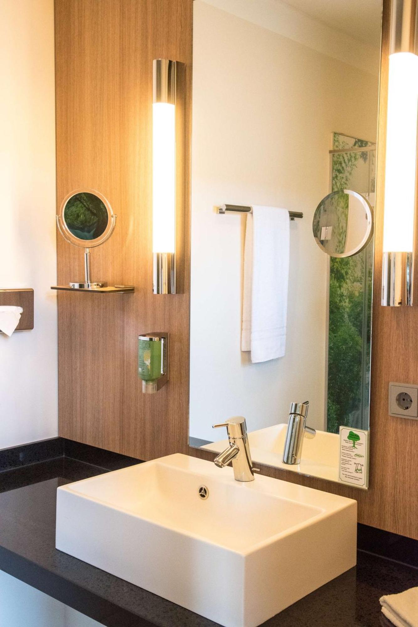 Livenwork Hotel & Coworking Gvz Ингольштадт Экстерьер фото