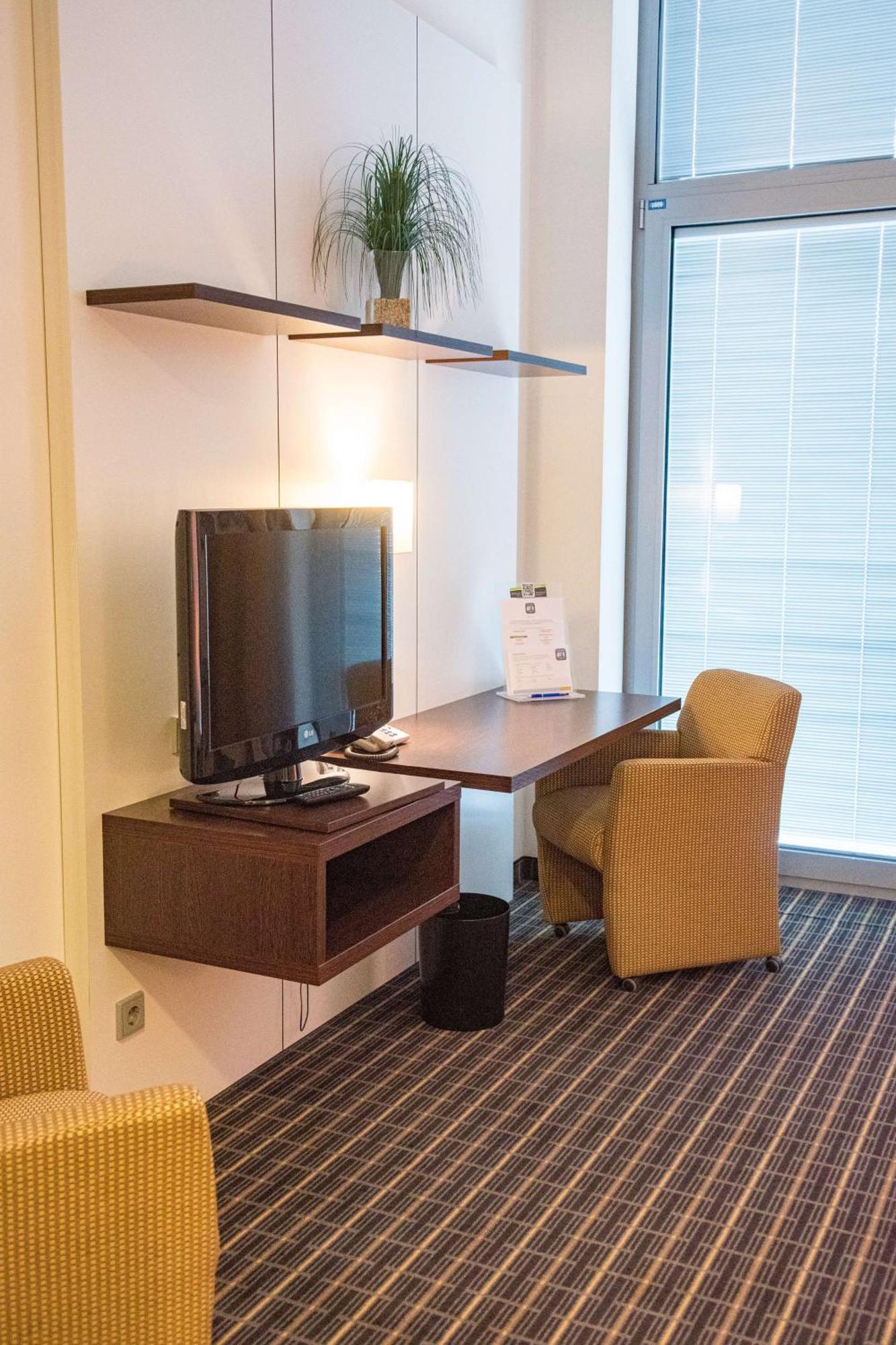 Livenwork Hotel & Coworking Gvz Ингольштадт Экстерьер фото